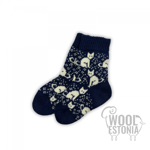 Woolen socks with a cat