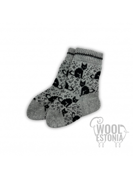 Woolen socks with a cat