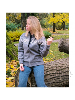 Woman's merinowool sweater with a half-zip