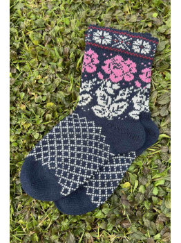 Woolen socks with a "Rose" pattern