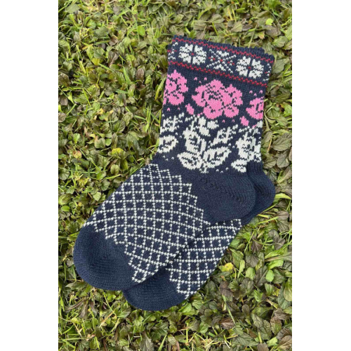 Socks with roses