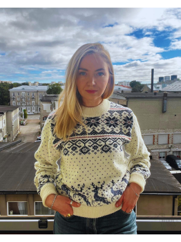 Woman's sweater with a deer