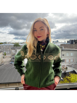 Woman's wool sweater with a full-zip