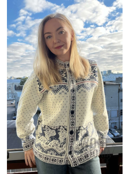 Woman's jacket with a deer