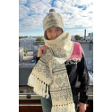 Woolen knitted scarf with a "Star" pattern