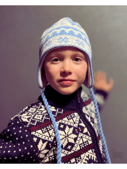 Kids winter hat with a star
