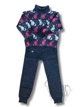 Kid's set with a deer