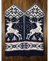 Mittens with a deer