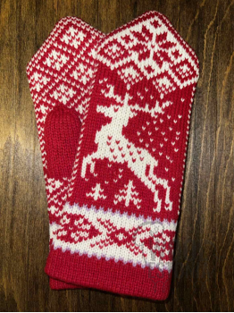 Mittens with a deer