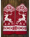 Mittens with a deer