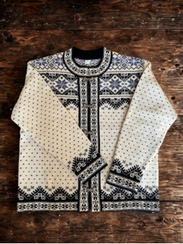 Woolen jacket with a deer