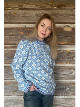 Woman's sweater with a norwegian pattern