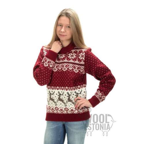 Woman's sweater with a deer