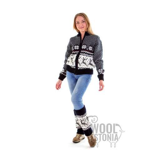 Woman's full zip sweater with a deer